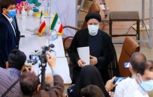 آیت‌الله رئیسی پس از ثبت‌نام در انتخابات: من رقیب «ناکارآمدی» هستم