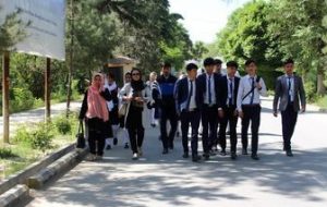 خانه نشینی دانشجویان دختر افغان  ؛ توصیه جدید رئیس دانشگاه کابل