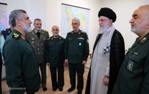 اعطای نشان به سردار سپاه در پی حمله به اسرائیل اعطای نشان به سردار سپاه در پی حمله به اسرائیل