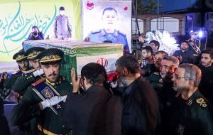 تشییع پیکر سردار نیلفروشان با حضور رئیس جمهور تشییع پیکر سردار نیلفروشان با حضور رئیس جمهور