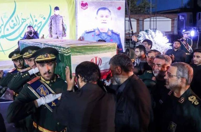 تشییع پیکر سردار نیلفروشان با حضور رئیس جمهور تشییع پیکر سردار نیلفروشان با حضور رئیس جمهور
