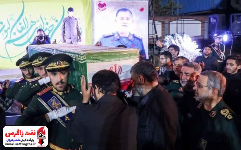 تشییع پیکر سردار نیلفروشان با حضور رئیس جمهور تشییع پیکر سردار نیلفروشان با حضور رئیس جمهور
