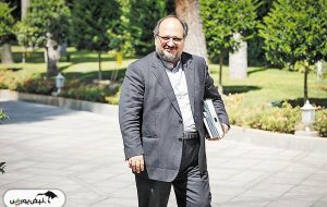 مدیرعامل هلدینگ خلیج فارس به انفصال از خدمت محکوم شد/ عدم همکاری با دیوان محاسبات، دامن شریعتمداری را هم گرفت! مدیرعامل هلدینگ خلیج فارس به انفصال از خدمت محکوم شد/ عدم همکاری با دیوان محاسبات، دامن شریعتمداری را هم گرفت!
