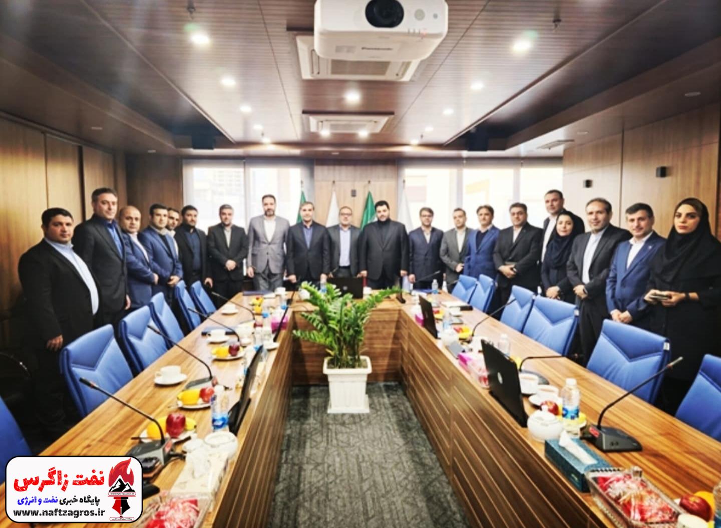 آئین تودیع و معارفه مدیر عامل شرکت پتروشیمی مروارید برگزار شد+تصاویر آئین تودیع و معارفه مدیر عامل شرکت پتروشیمی مروارید برگزار شد+تصاویر