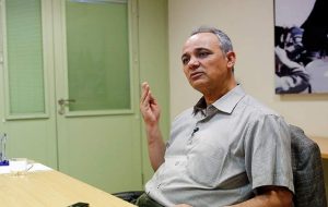 احمد زیدآبادی: مشکل از کجاست؟ احمد زیدآبادی: مشکل از کجاست؟