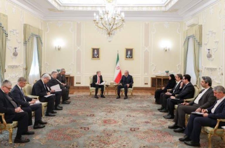 رئیسجمهور: عزم دولت ایران برای تکمیل راهگذر شمال-جنوب جدی است رئیسجمهور: عزم دولت ایران برای تکمیل راهگذر شمال-جنوب جدی است