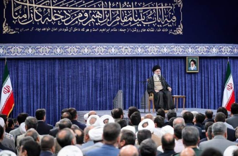 هیچ منفعتی برای امت اسلامی بالاتر از اتحاد نیست هیچ منفعتی برای امت اسلامی بالاتر از اتحاد نیست