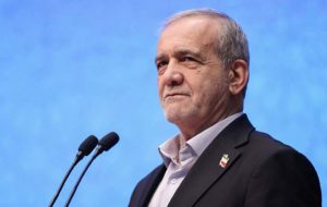 پزشکیان:باید فریادرس یکدیگر باشیم پزشکیان:باید فریادرس یکدیگر باشیم
