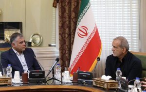 دیدار سرزده رئیسجمهوری از وزارت نفت؛ قدردانی از عملکرد ۱۲ روزه در مدیریت جنگ دیدار سرزده رئیسجمهوری از وزارت نفت؛ قدردانی از عملکرد ۱۲ روزه در مدیریت جنگ