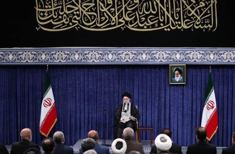 مسئولان باید با قوت و روحیه کامل به کار خود ادامه دهند مسئولان باید با قوت و روحیه کامل به کار خود ادامه دهند