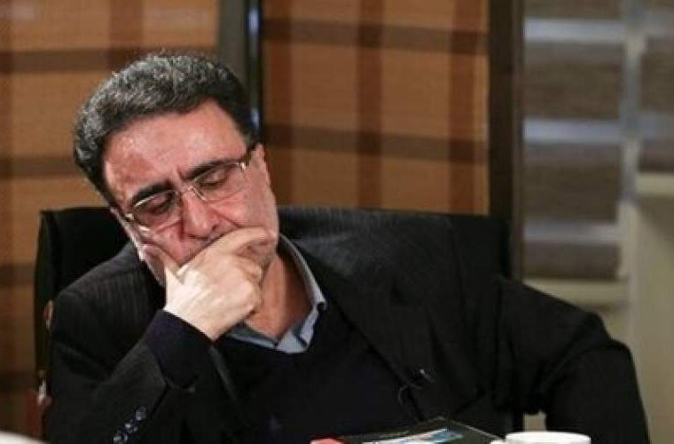 زندانی سیاسی از انتقال با دستبند و پابند و لباس زندان، مصون است