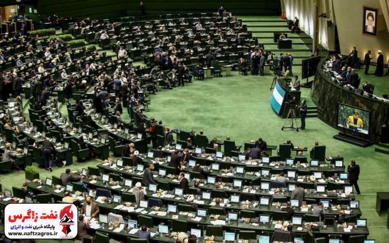 نگاه مذبذب به مسائل فرهنگی و مذهبی نگاه مذبذب به مسائل فرهنگی و مذهبی