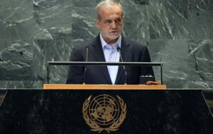 ایران در برابر تندبادها استوار ایستاده است