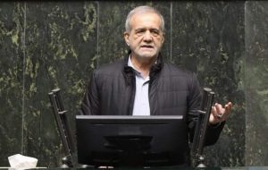 مقصر خودمونیم. عامل گرانی، دولت و مجلس است