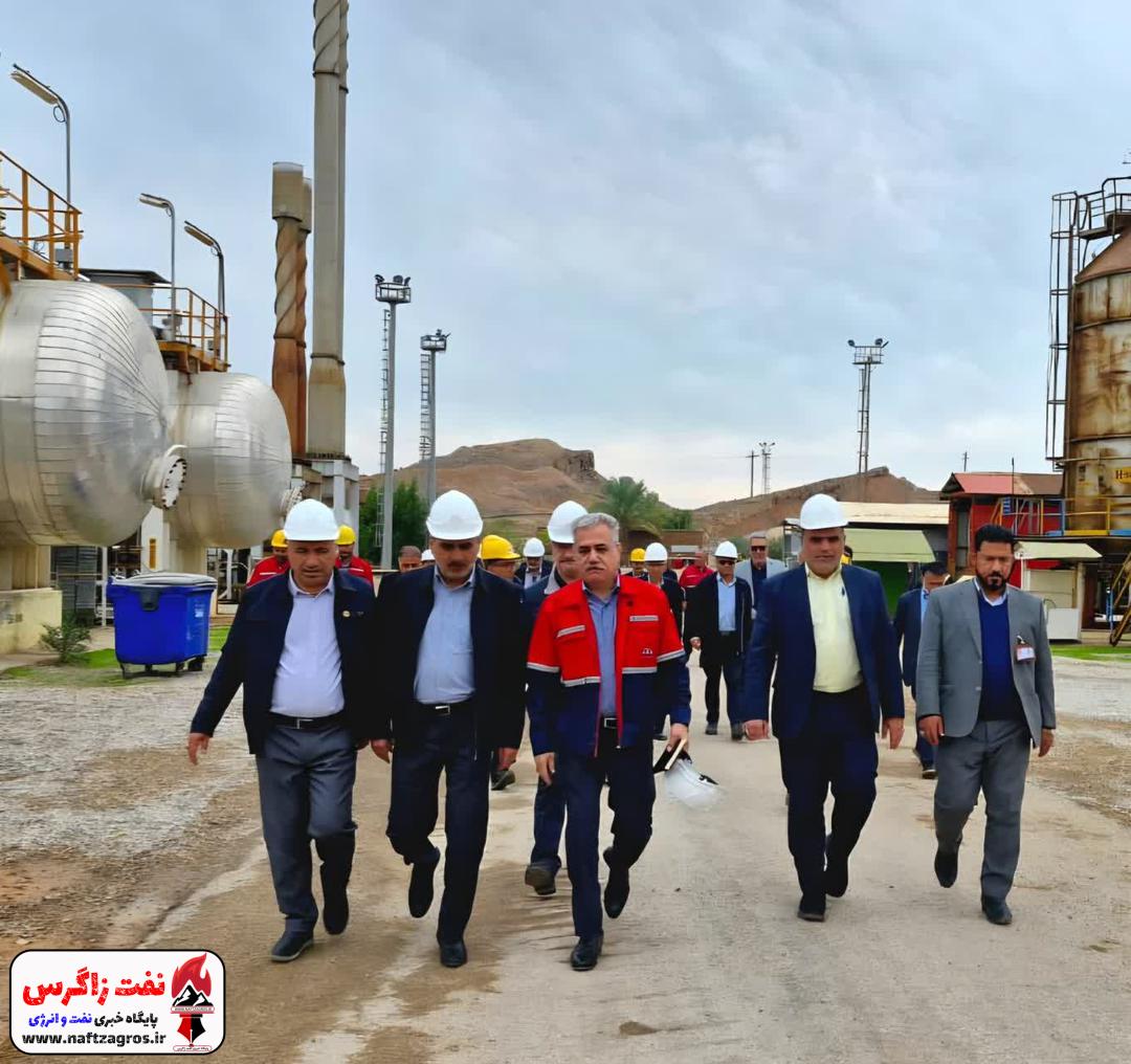 بازدید مدیرعامل شرکت ملی مناطق نفتخیز جنوب از تأسیسات رگ سفید۱ بازدید مدیرعامل شرکت ملی مناطق نفتخیز جنوب از تأسیسات رگ سفید۱