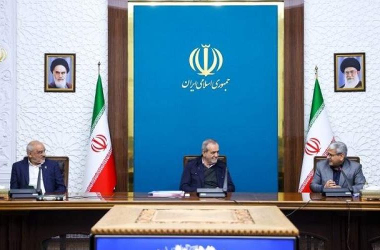 پزشکیان: مسائل کشور را میتوان آرام آرام حل کرد پزشکیان: مسائل کشور را میتوان آرام آرام حل کرد