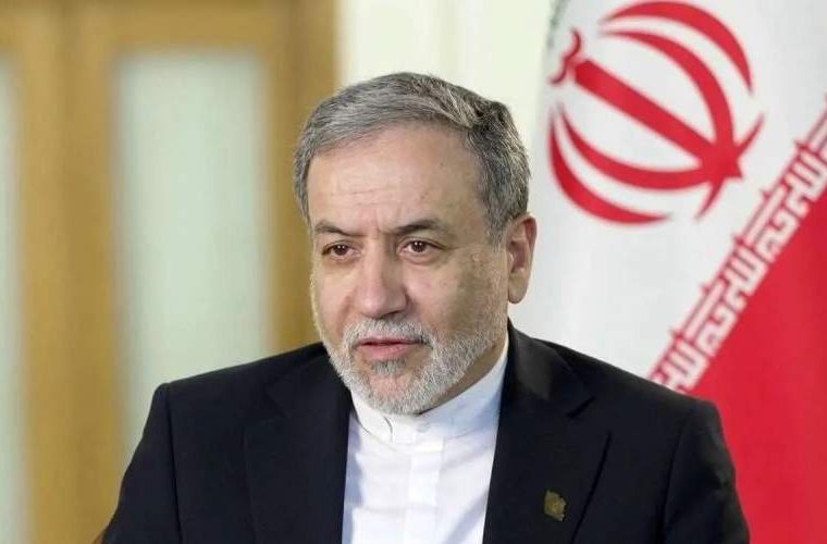 هیچ محدودیتی برای دفاع از خود نمیبینم هیچ محدودیتی برای دفاع از خود نمیبینم