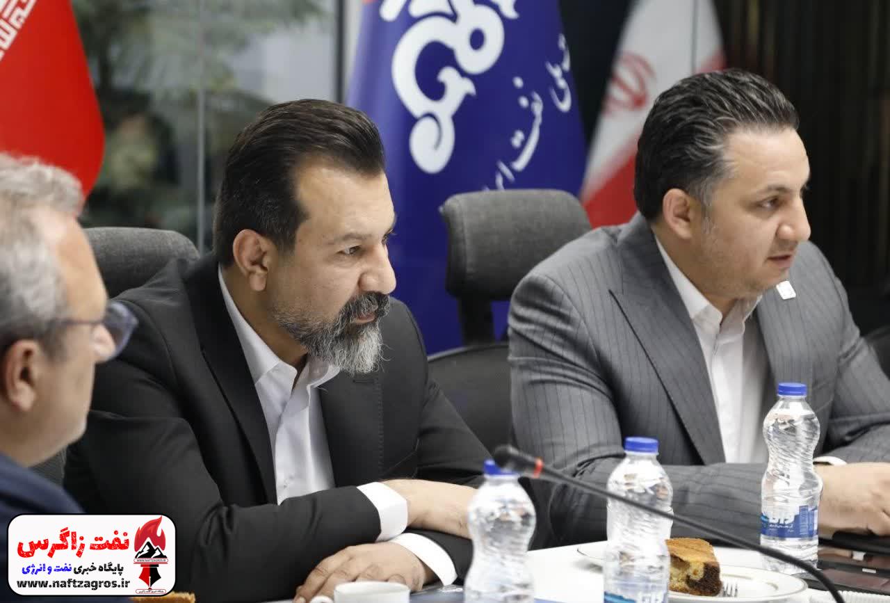روابطعمومیهای صنعت نفت، فرماندهان خط مقدم جنگ روایتها هستند روابطعمومیهای صنعت نفت، فرماندهان خط مقدم جنگ روایتها هستند
