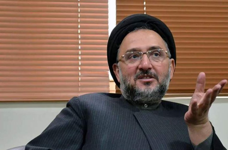 ابطحی:تندروها بلای جان حکومت و مردم هستند