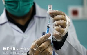 فرصت طلایی واکسیناسیون رو به پایان است / کاهش سرعت تزریق واکسن