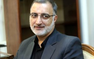 زاکانی : وقتی ۷۵ درصد حمل و نقل با خودرو‌های شخصی است کنترل آلودگی هوا امکان ندارد / فروش املاک مازاد شهرداری در  بورس
