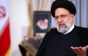 رئیس‌جمهور : هیچ افزایش قیمتی در نان، دارو و بنزین نخواهیم داشت