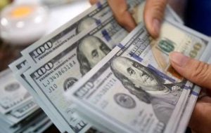 ریزش ۲ هزار تومانی نرخ دلار در ۴۸ ساعت گذشته / تداوم شیب منفی قیمت ارز در روزهای آینده