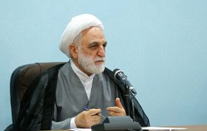 معیار قبولی آزمون وکالت در قانون « پذیرش نمره » است