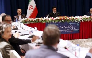 رئیسی : گره توافق باید به دست کسی باز شود که آن را گره زده است