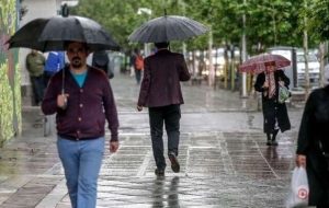 خروج‌ سامانه بارشی از تهران / یخبندان در راه است