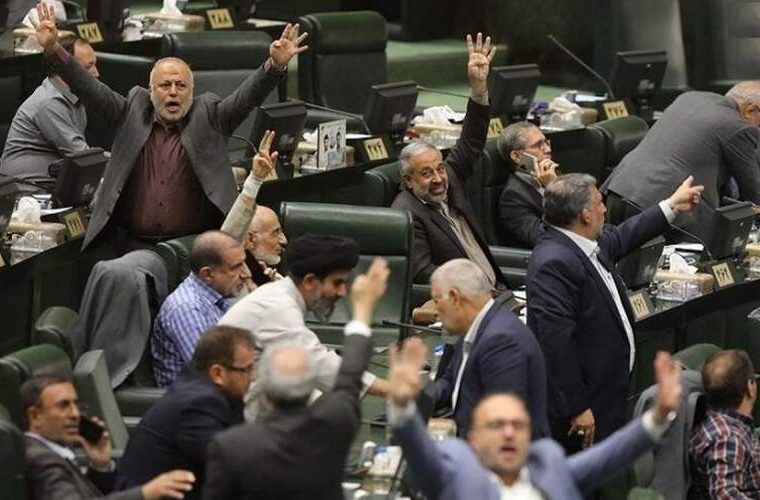 شکست تمام عیارِ پدرخوانده‌ها