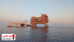 نصب یکی از بزرگترین سکوهای نفتی خلیج فارس در شرایط جنگی نصب یکی از بزرگترین سکوهای نفتی خلیج فارس در شرایط جنگی
