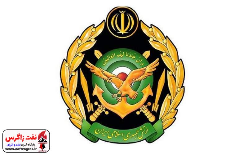 ارتش دست بر ماشه و گوش‌ به فرمان رهبر است