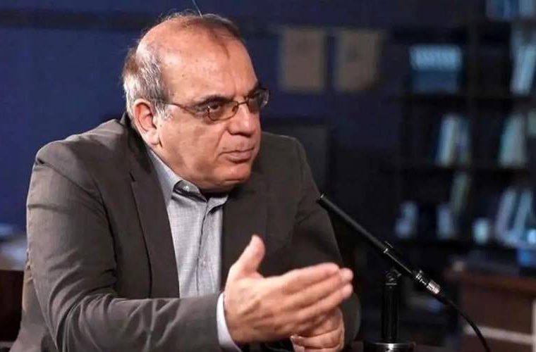 رأی دادگاه علیه عباس عبدی و روزنامه اعتماد رأی دادگاه علیه عباس عبدی و روزنامه اعتماد