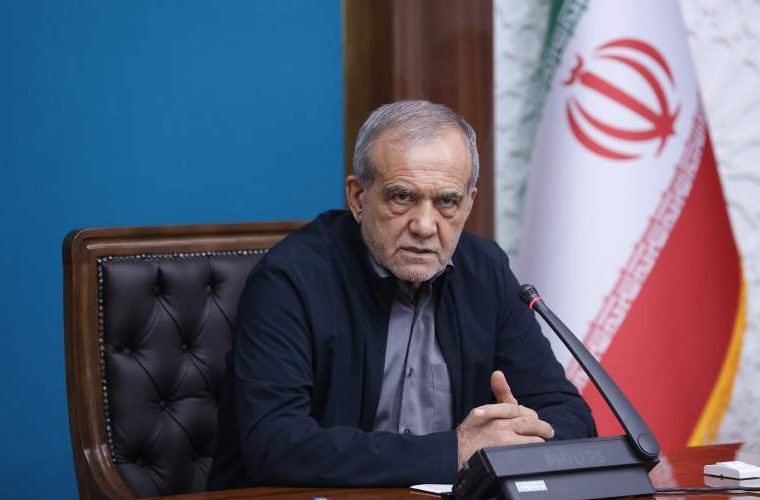 رئیسجمهور: اختلافات و شکافهای اجتماعی، نتیجه فاصله گرفتن از معیارهای قرآنی است رئیسجمهور: اختلافات و شکافهای اجتماعی، نتیجه فاصله گرفتن از معیارهای قرآنی است